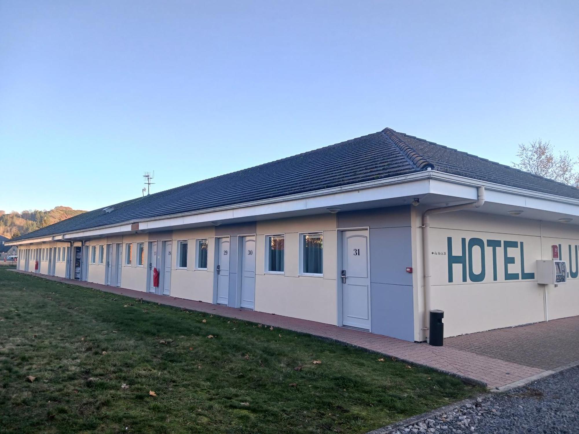 The Originals Access, Hotel Le Lutea Riom-es-Montagnes Bagian luar foto