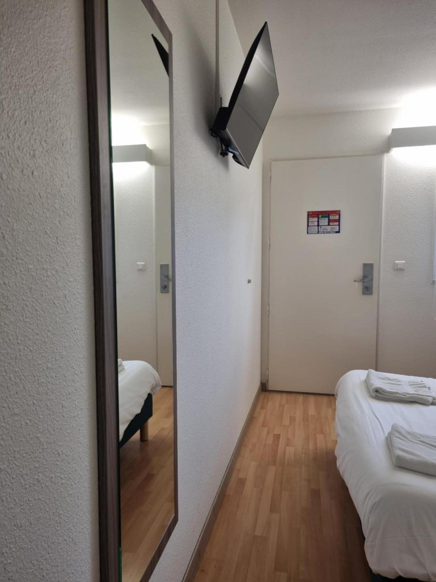 The Originals Access, Hotel Le Lutea Riom-es-Montagnes Bagian luar foto