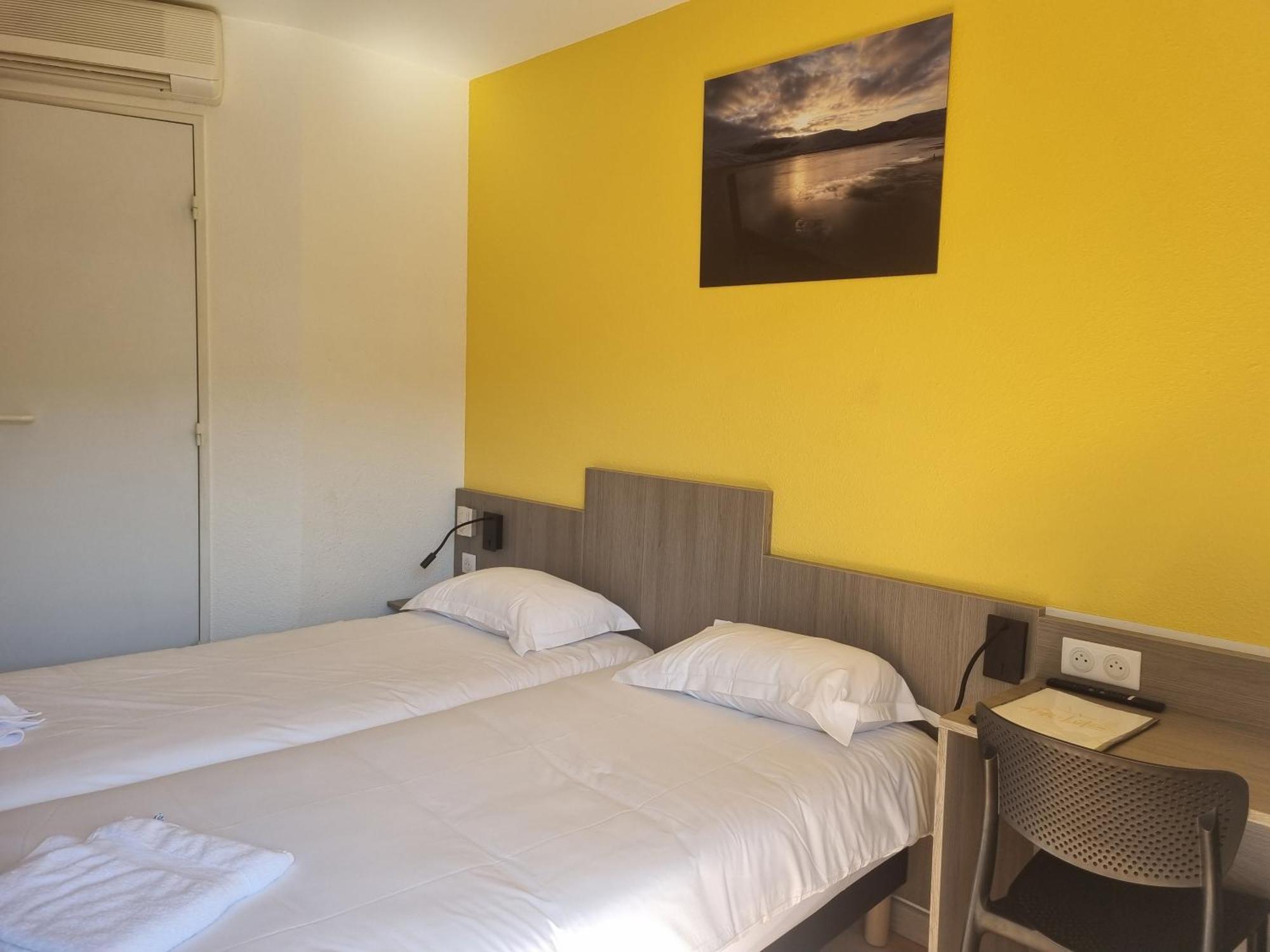The Originals Access, Hotel Le Lutea Riom-es-Montagnes Bagian luar foto
